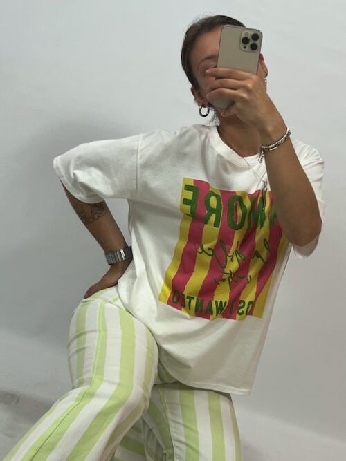 CAMISETA AMORE OVER