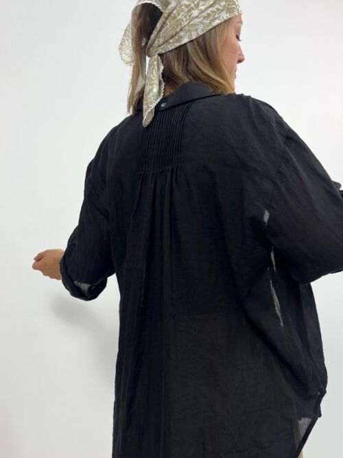 CAMISA OVER NEGRA