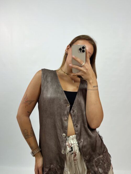 CHALECO ASIMÉTRICO ENCAJE TAUPE