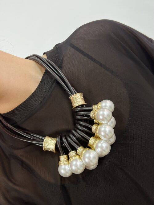 COLLAR CUERO MAXI PERLAS