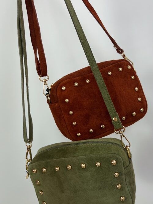 BOLSO 100% PIEL VUELTA TACHUELAS